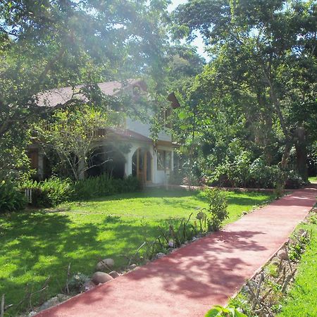Villa Refugio De Orquideas Oxapampa Exterior foto