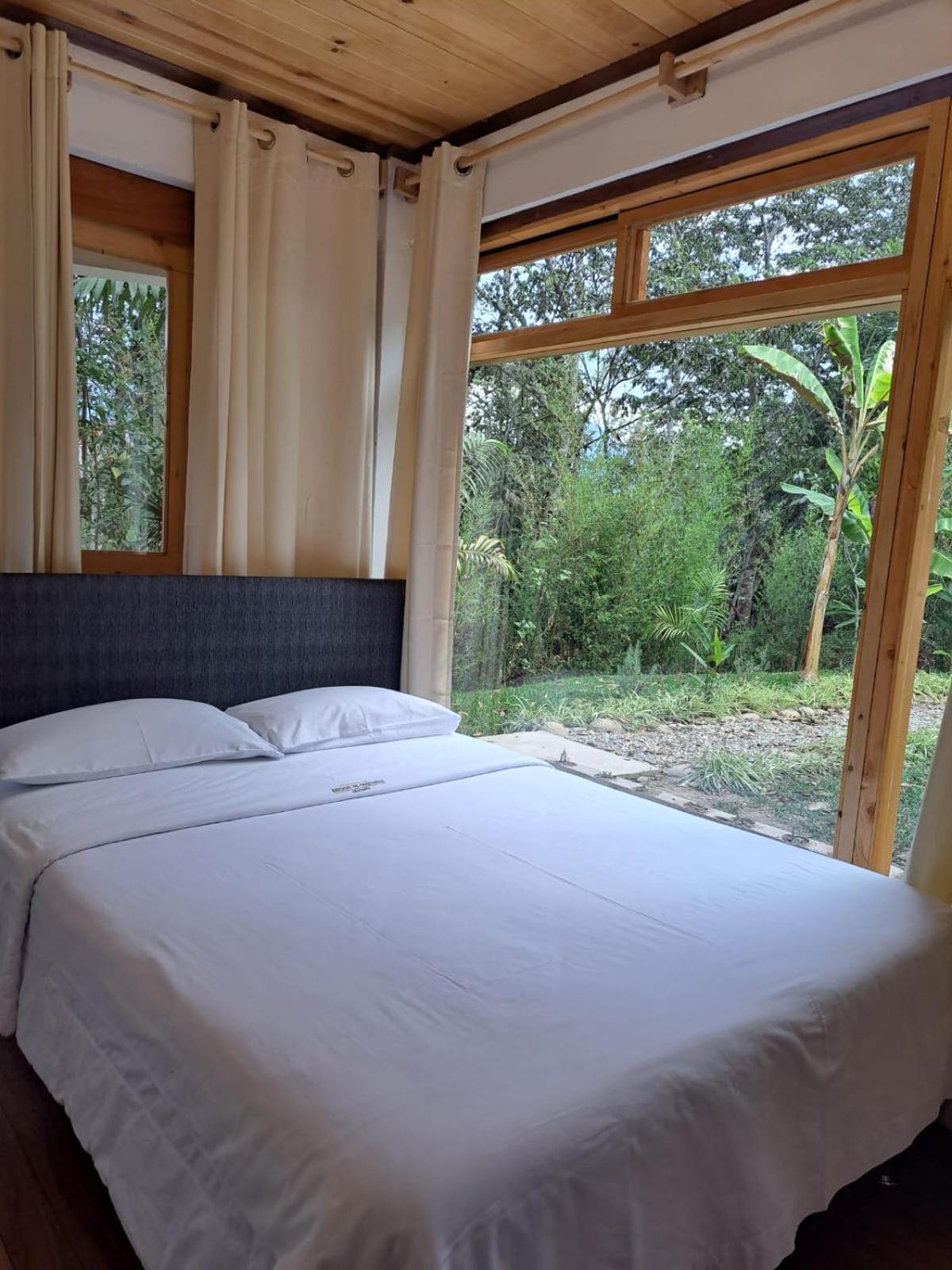 Villa Refugio De Orquideas Oxapampa Exterior foto