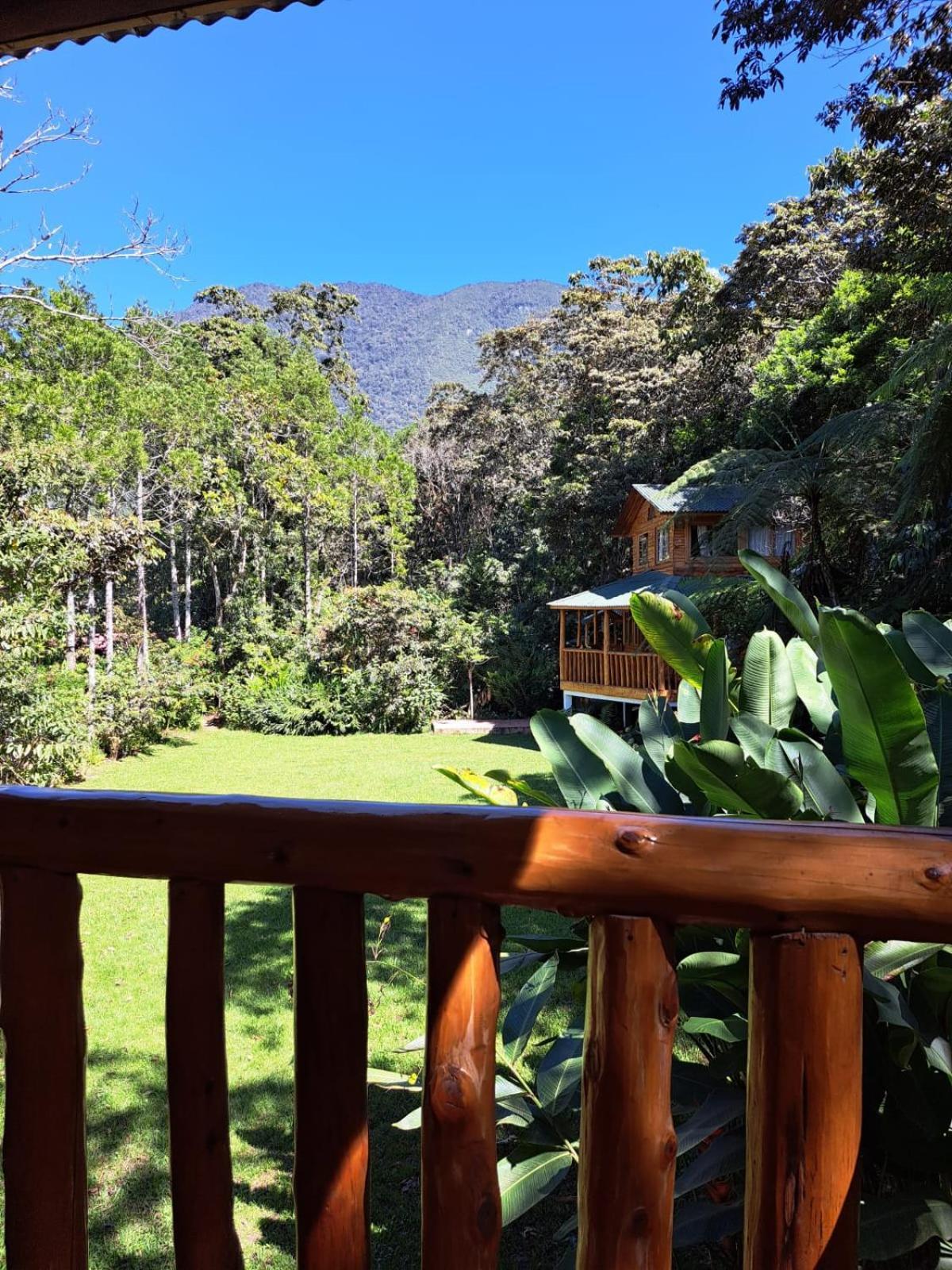 Villa Refugio De Orquideas Oxapampa Exterior foto