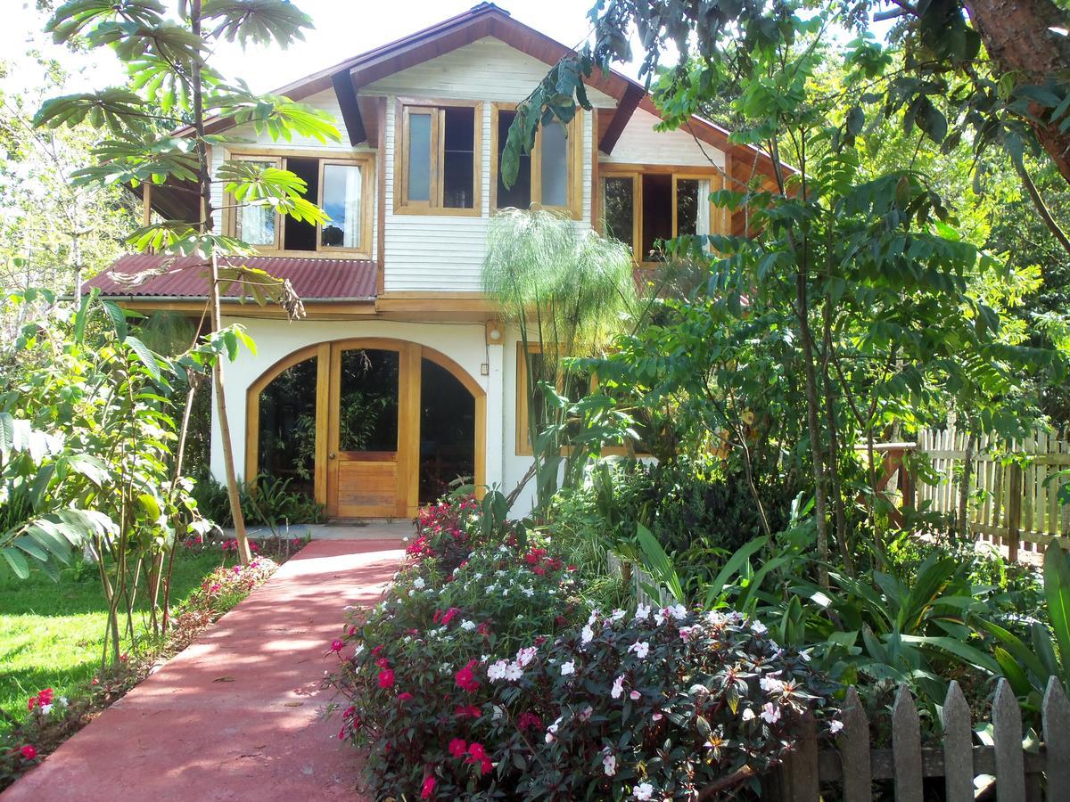 Villa Refugio De Orquideas Oxapampa Exterior foto