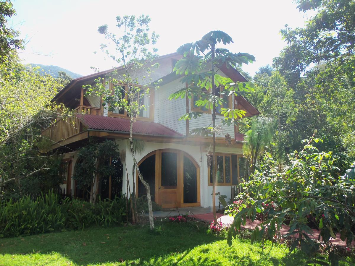 Villa Refugio De Orquideas Oxapampa Exterior foto
