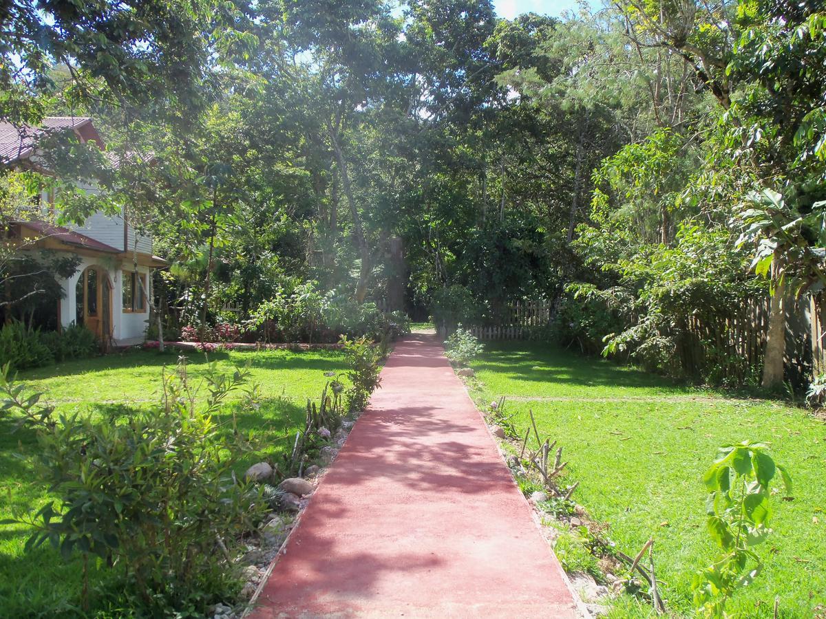 Villa Refugio De Orquideas Oxapampa Exterior foto